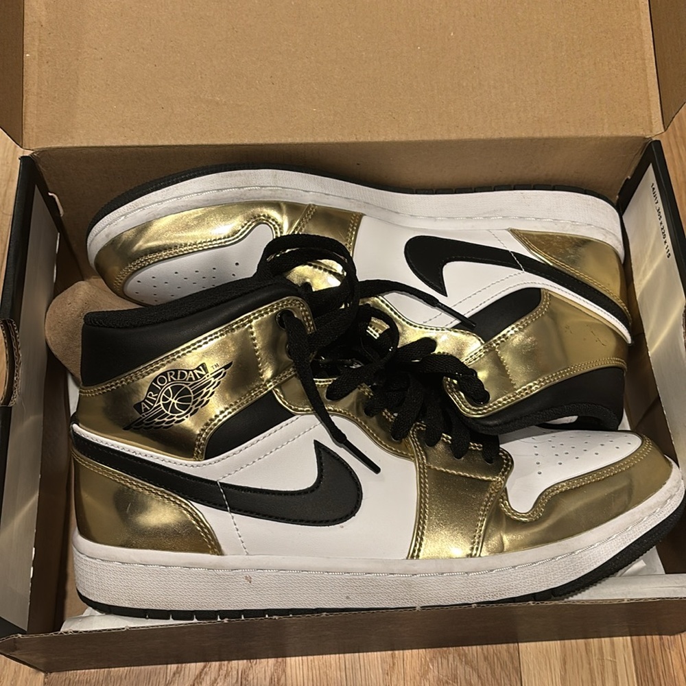 Air Jordan 1 Mid SE Metallic Gold - Picture 3 of 8
